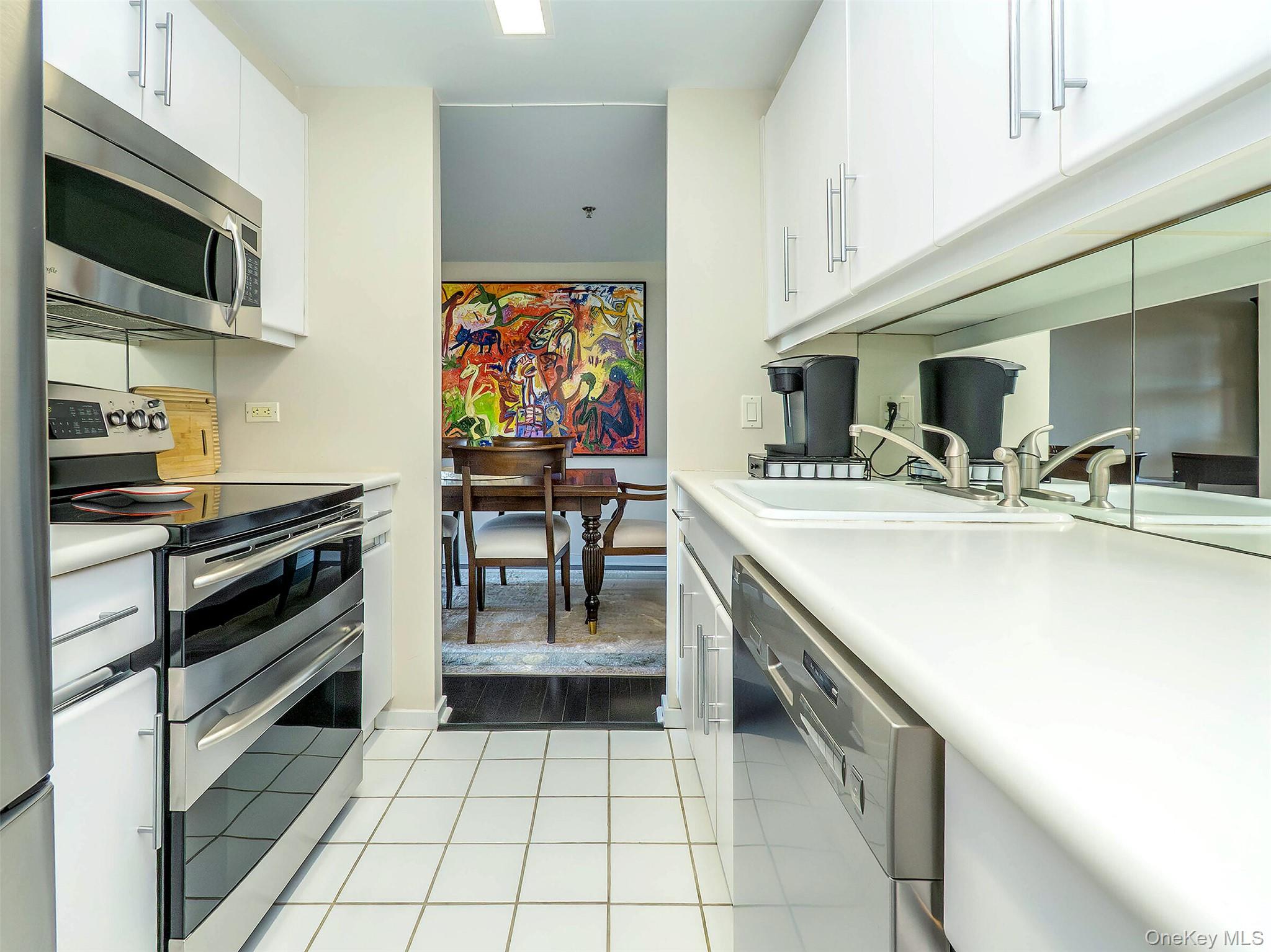 100 Hilton Avenue # 607E, Garden City, NY 11530