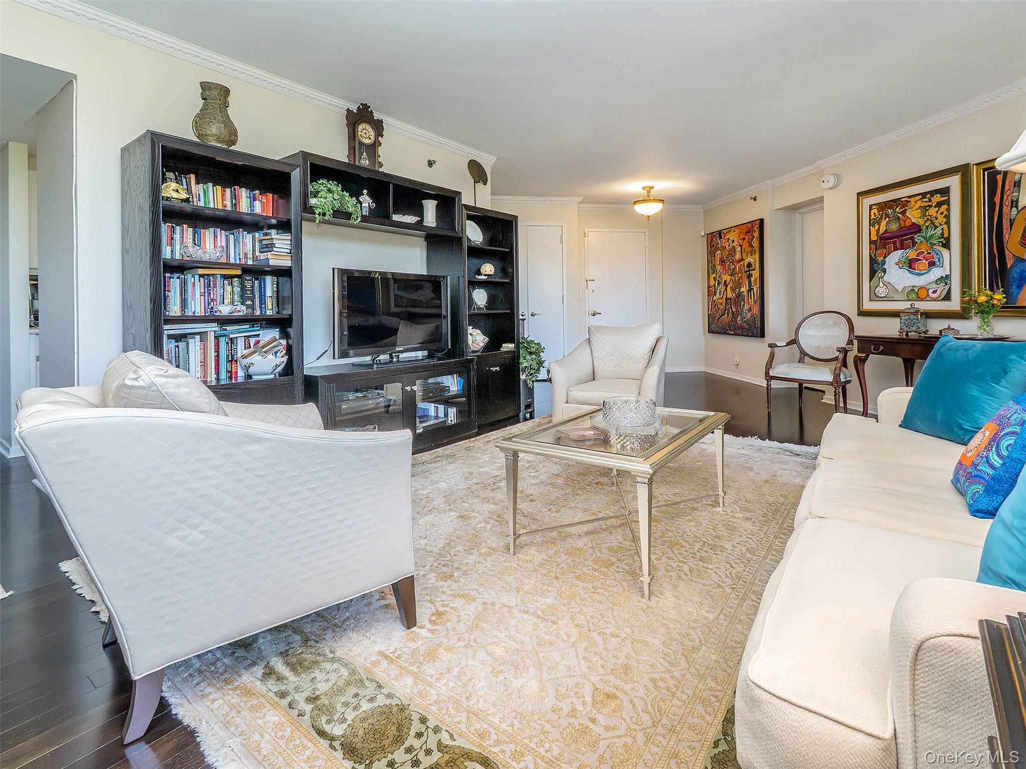 100 Hilton Avenue # 607E, Garden City, NY 11530