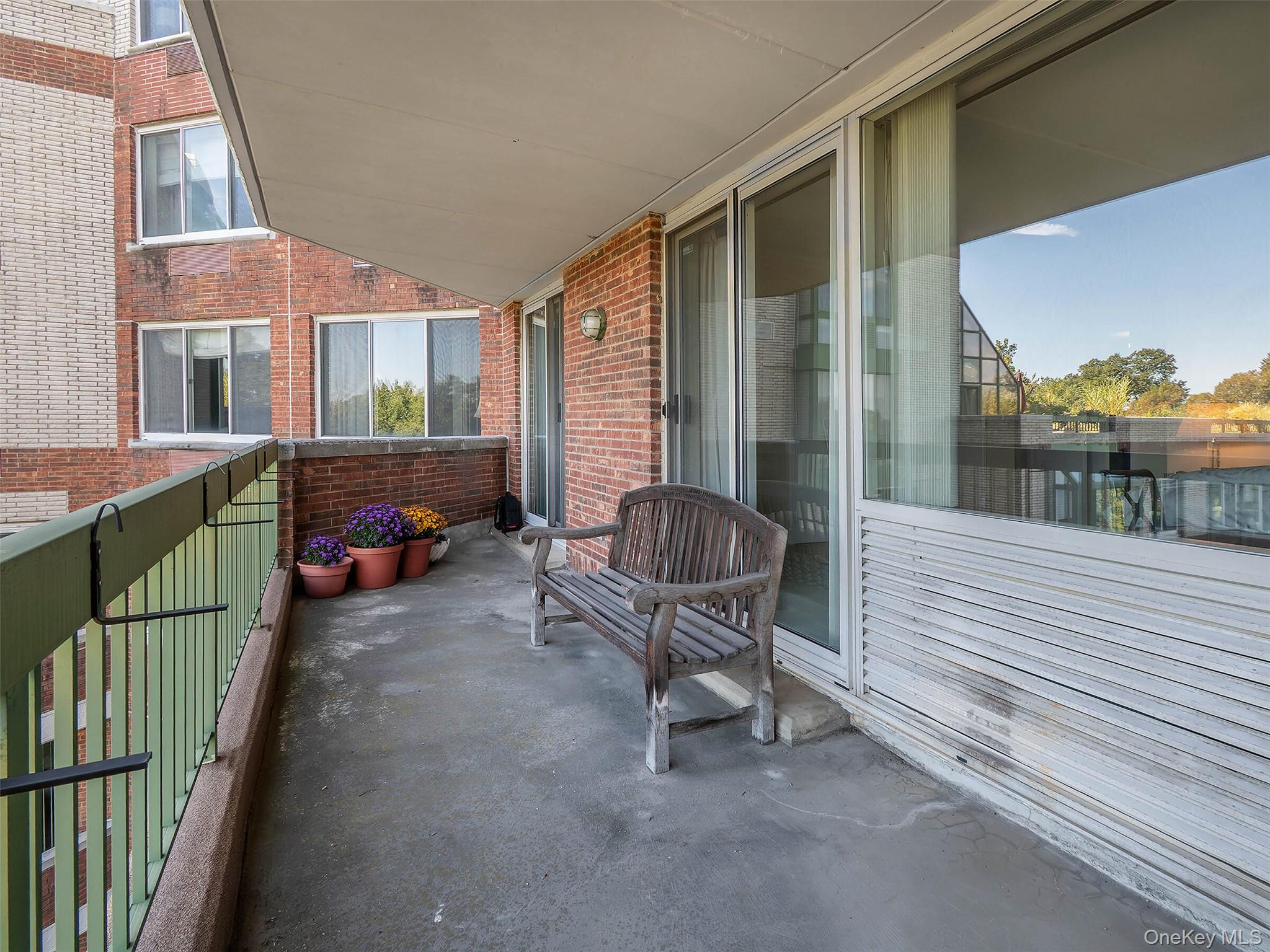 100 Hilton Avenue # 607E, Garden City, NY 11530