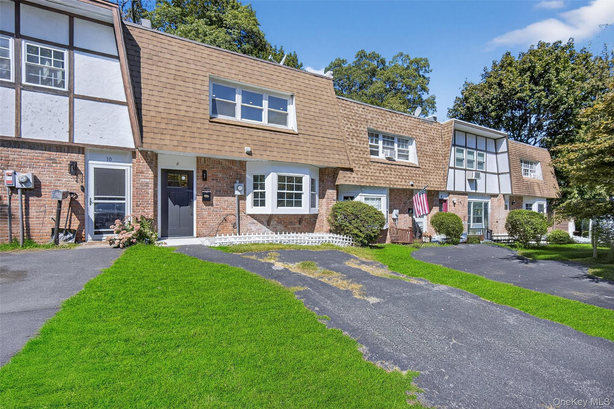 8 Roundtree Court, Beacon, NY 12508