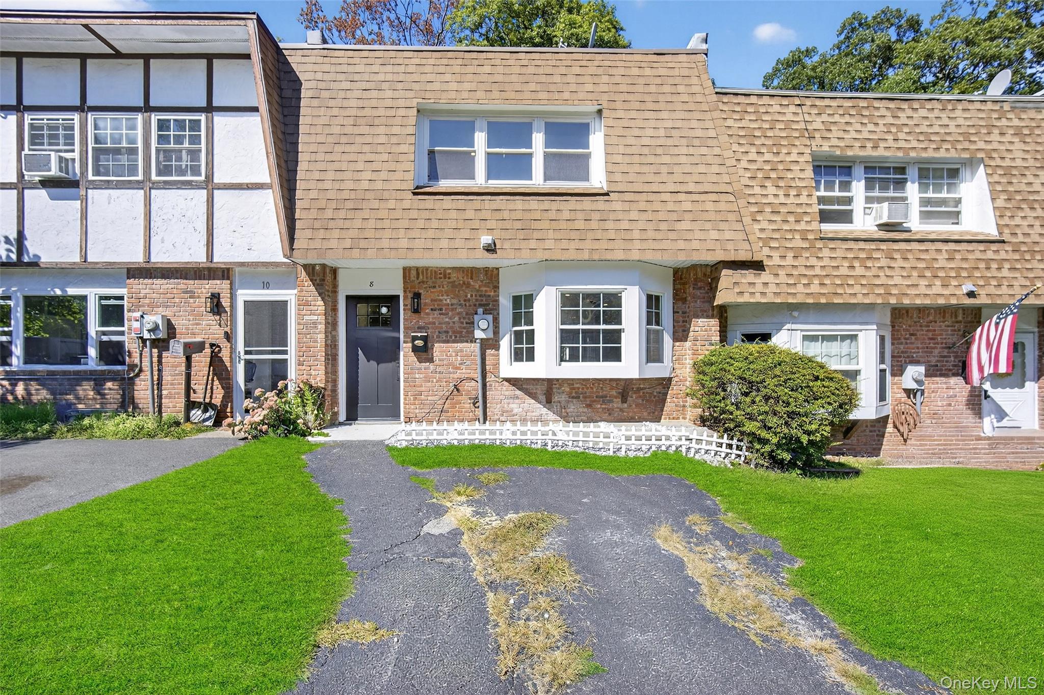 8 Roundtree Court, Beacon, NY 12508