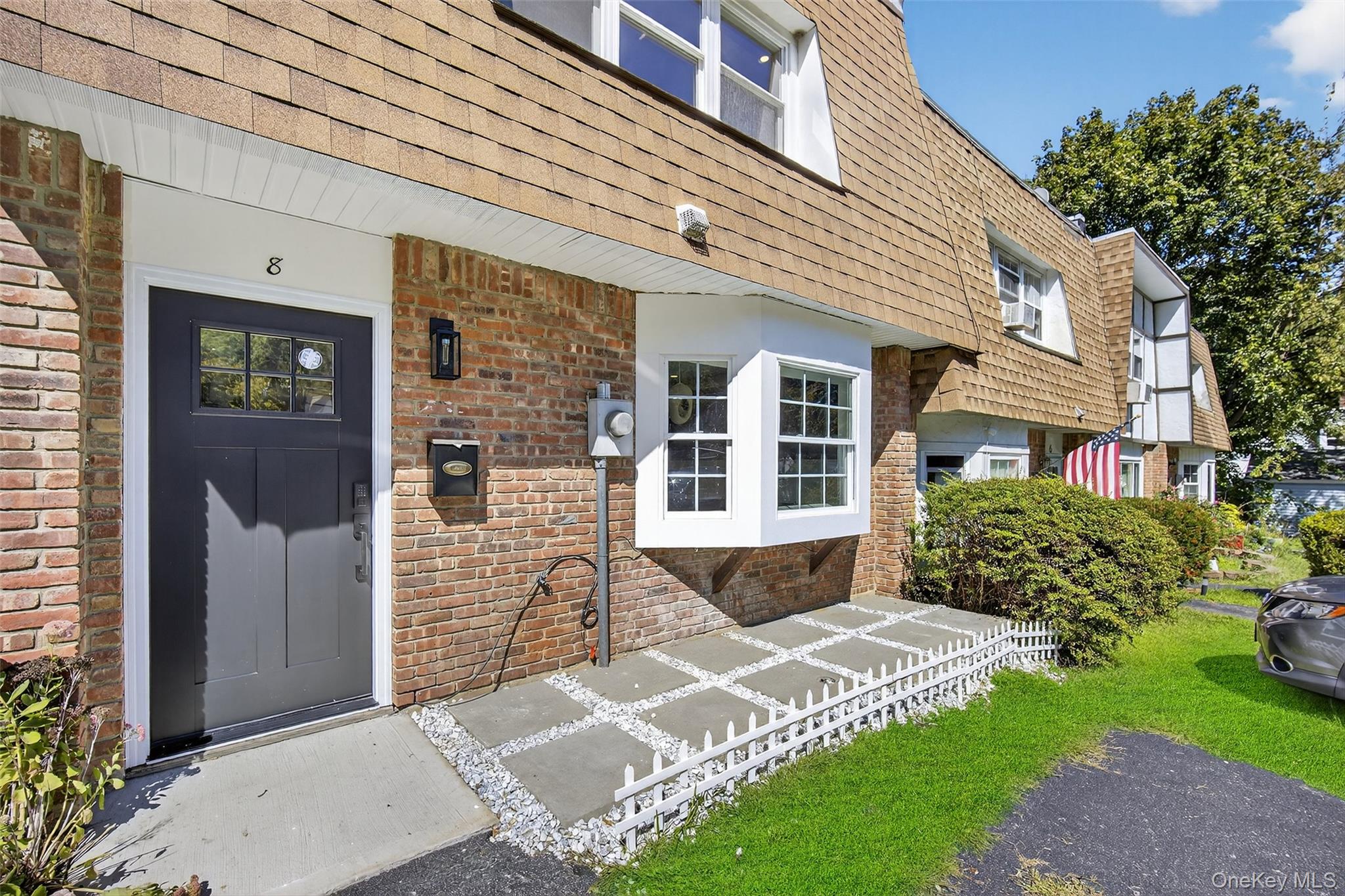 8 Roundtree Court, Beacon, NY 12508