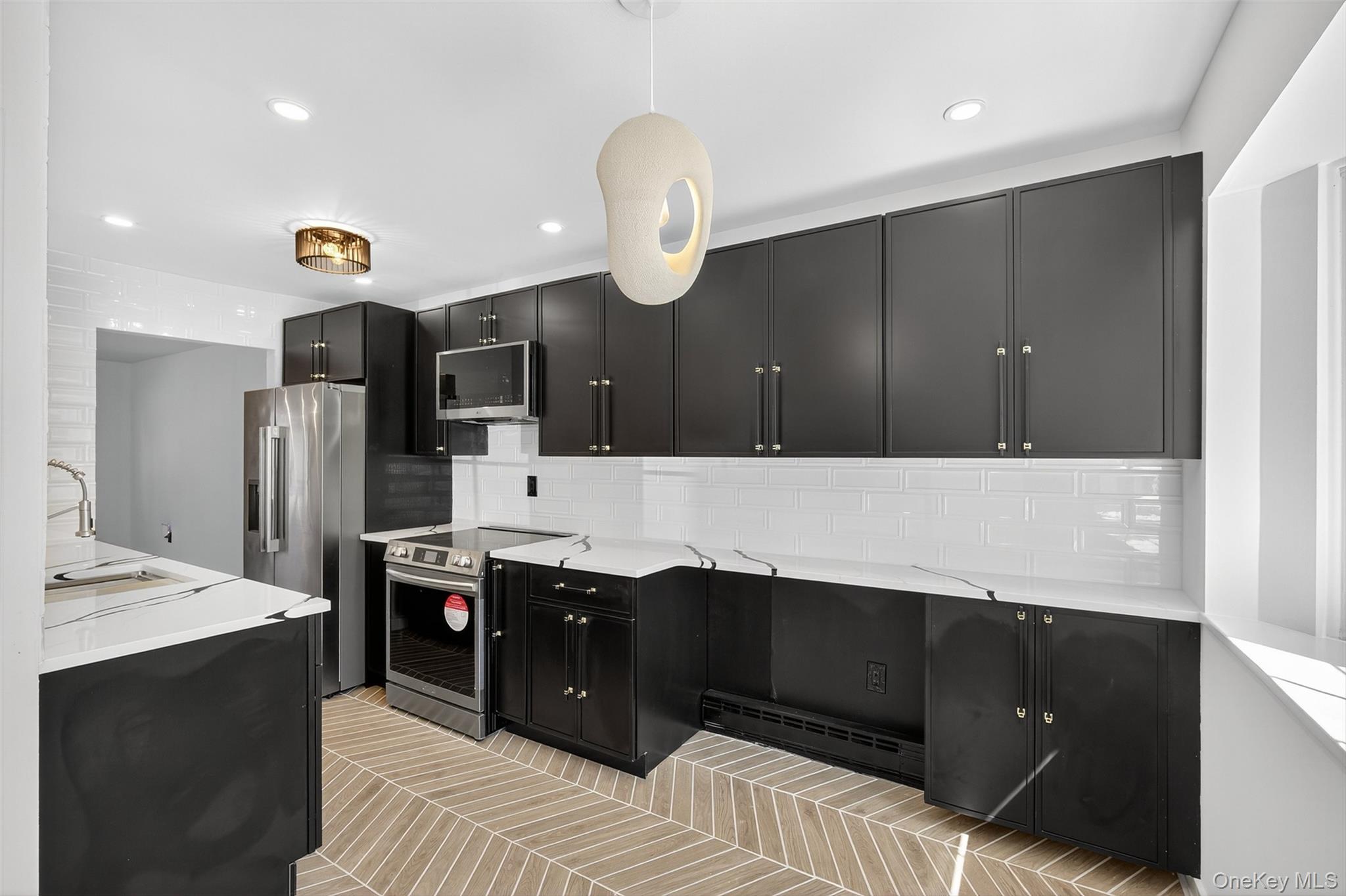 8 Roundtree Court, Beacon, NY 12508