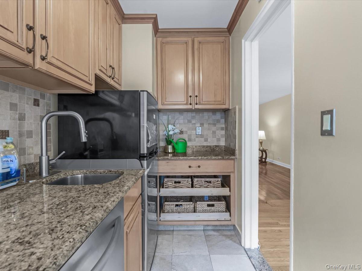 11034 73rd Road # 4F, Forest Hills, NY 11375