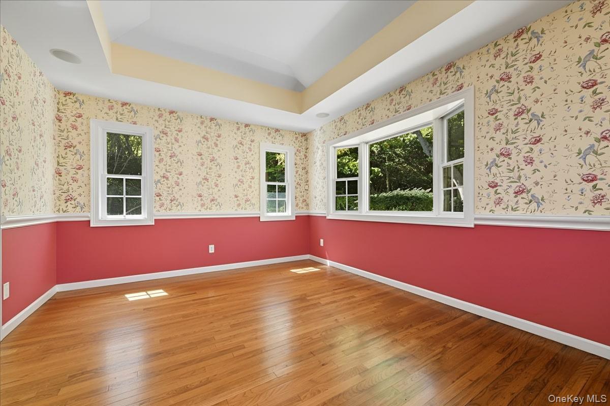 15 Centerport Road, Greenlawn, NY 11740