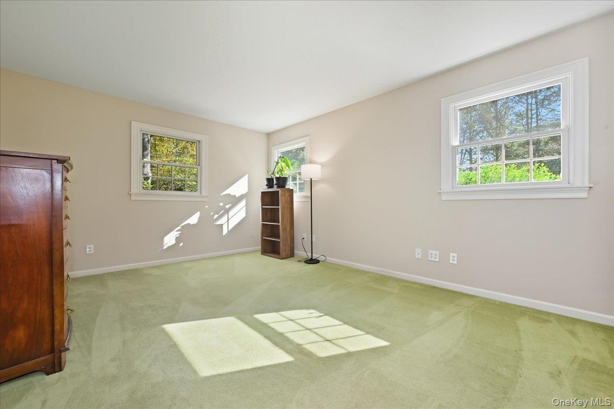 15 Centerport Road, Greenlawn, NY 11740