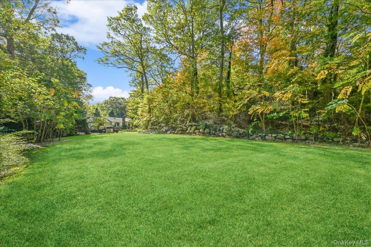 15 Centerport Road, Greenlawn, NY 11740