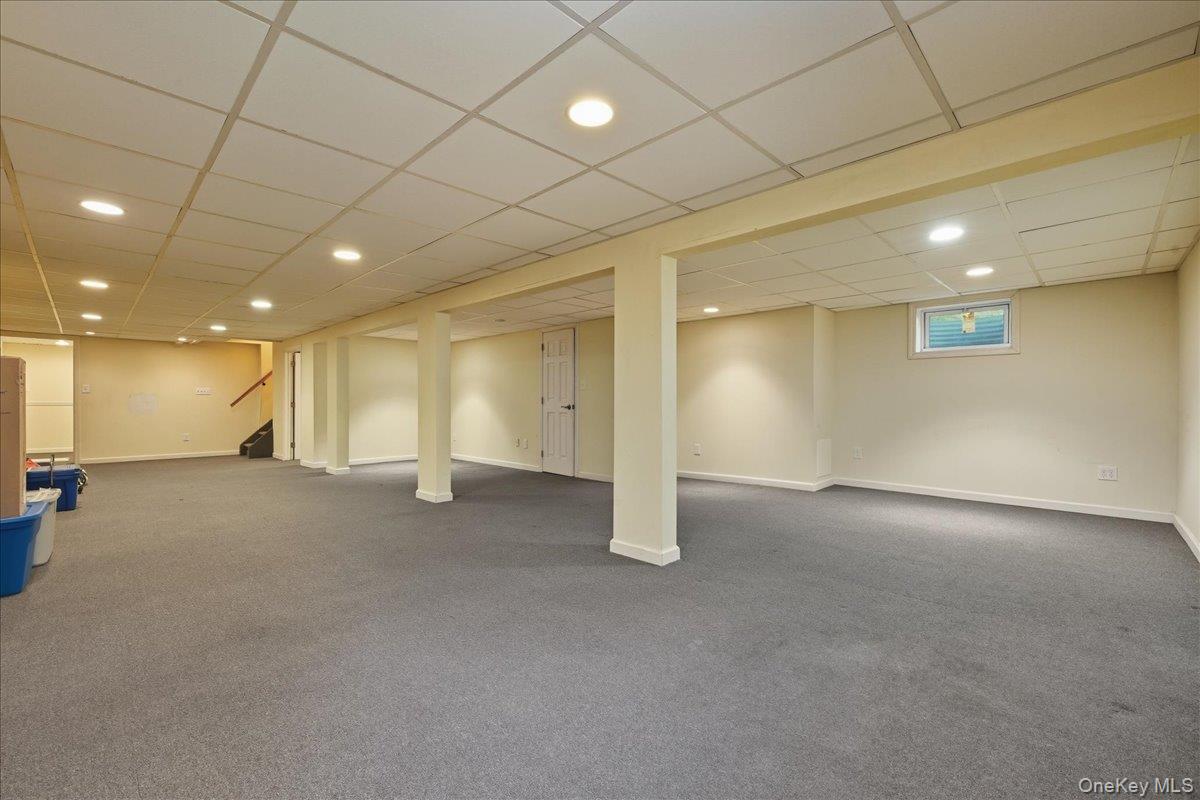 15 Centerport Road, Greenlawn, NY 11740