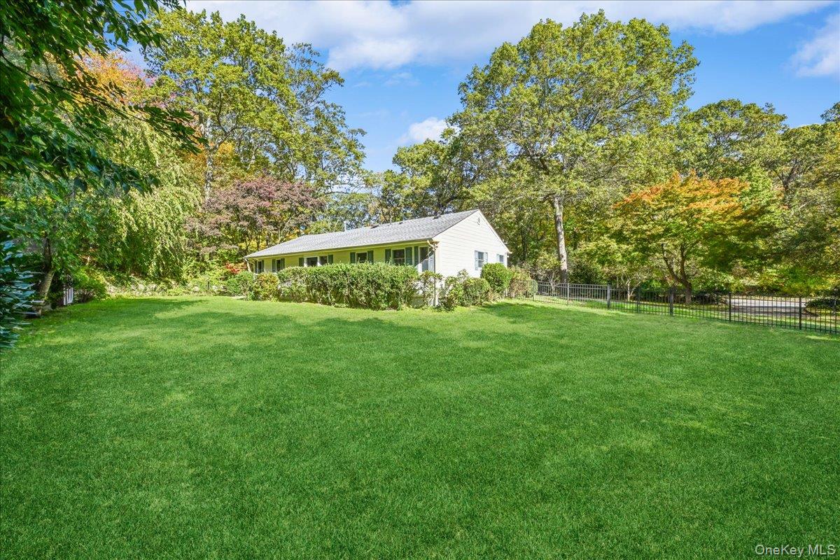 15 Centerport Road, Greenlawn, NY 11740