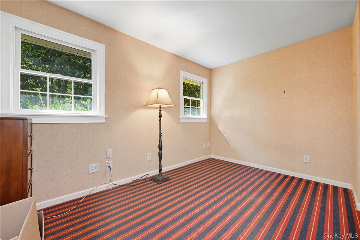 15 Centerport Road, Greenlawn, NY 11740