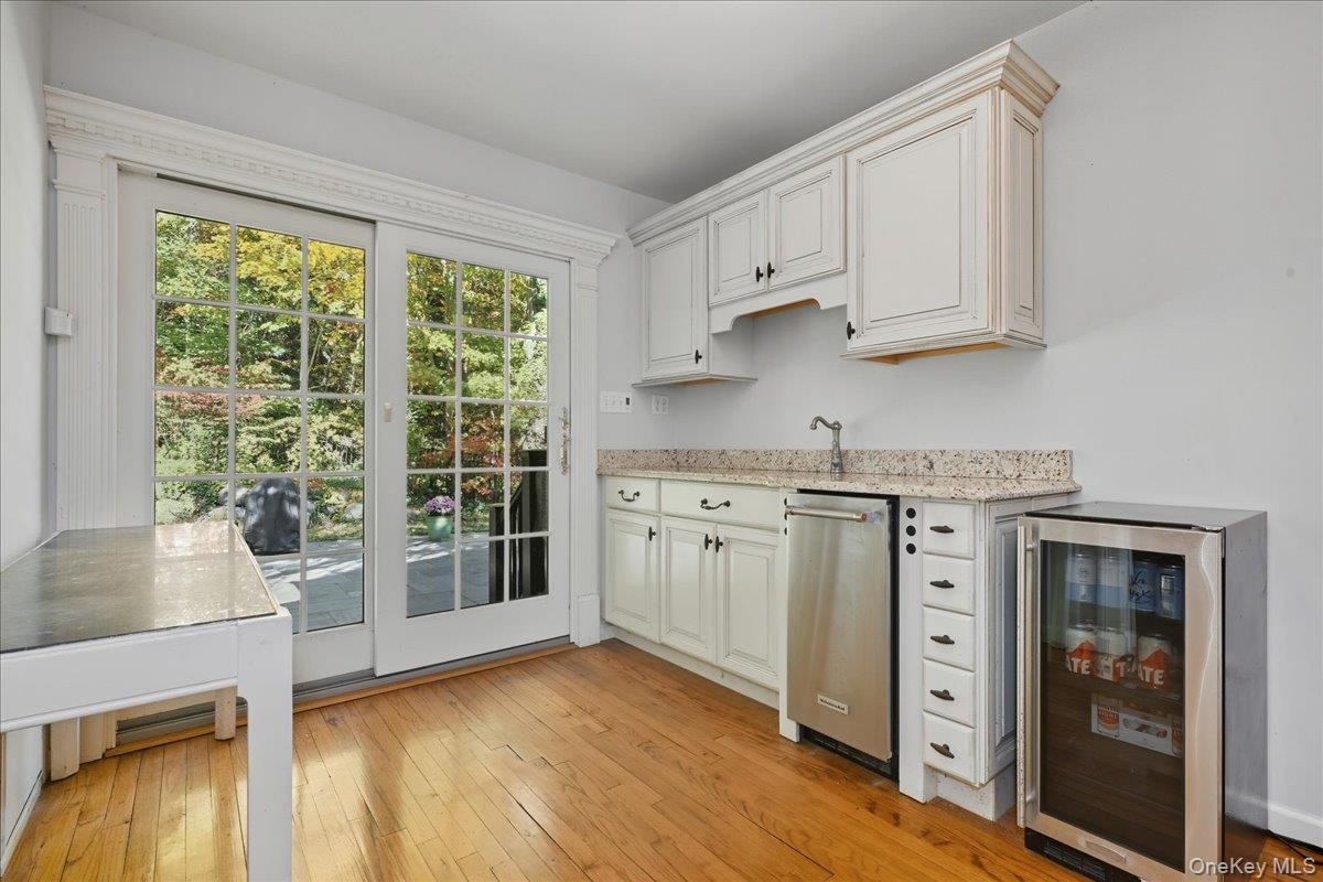 15 Centerport Road, Greenlawn, NY 11740