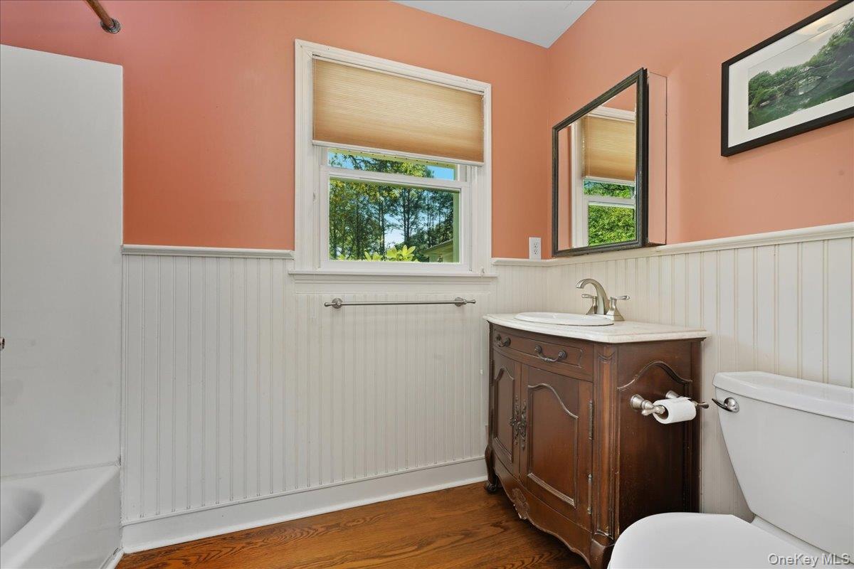 15 Centerport Road, Greenlawn, NY 11740