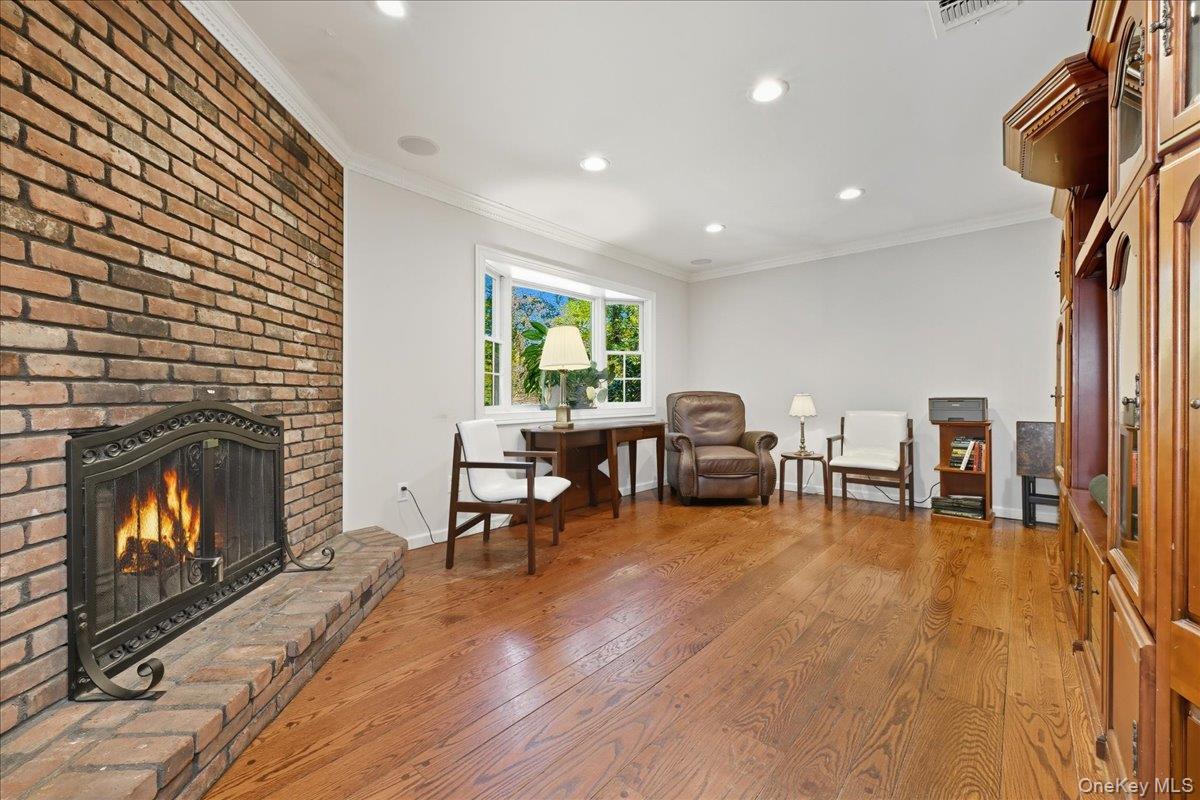 15 Centerport Road, Greenlawn, NY 11740