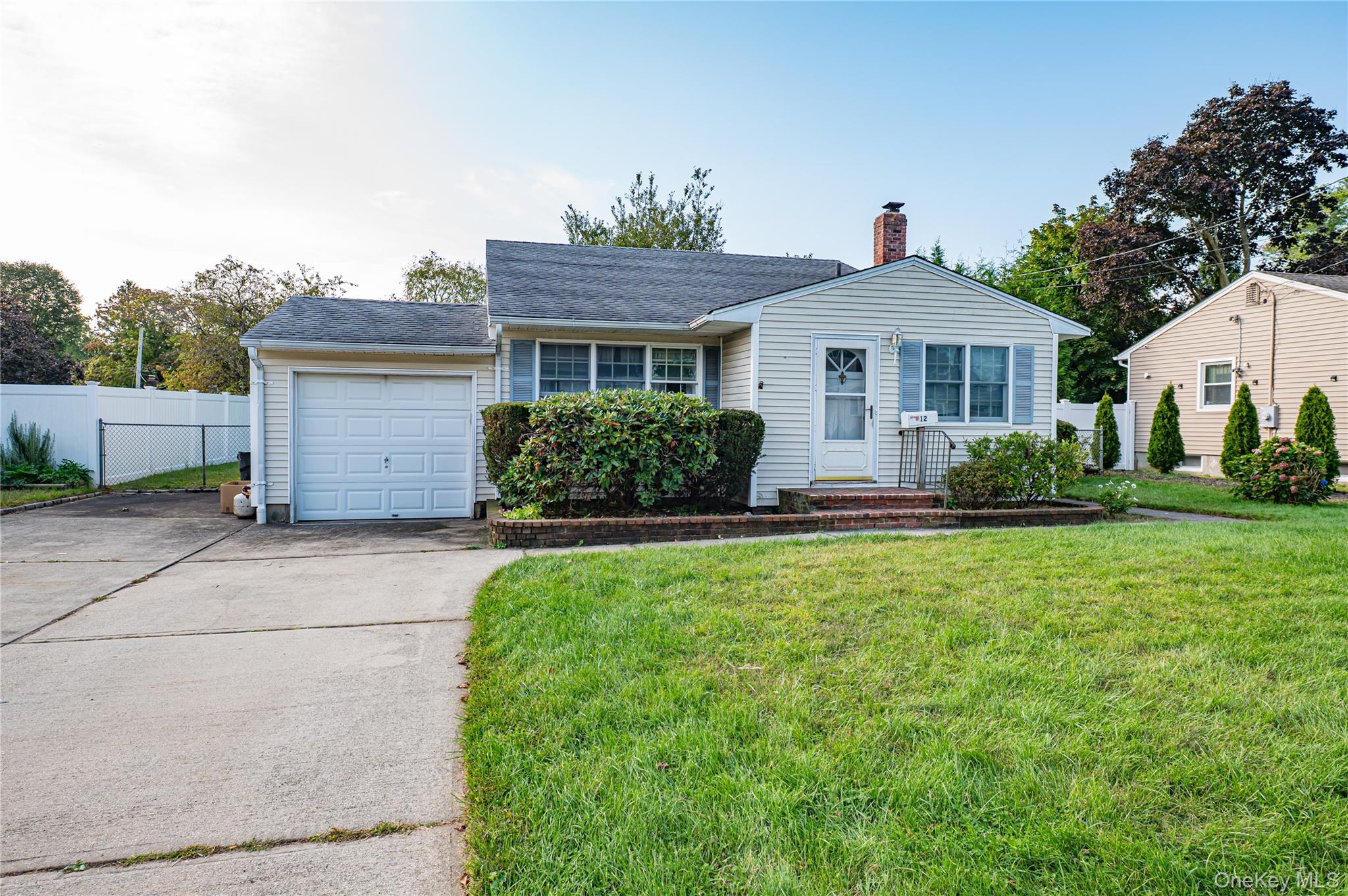 12 Peary Lane, Kings Park, NY 11754