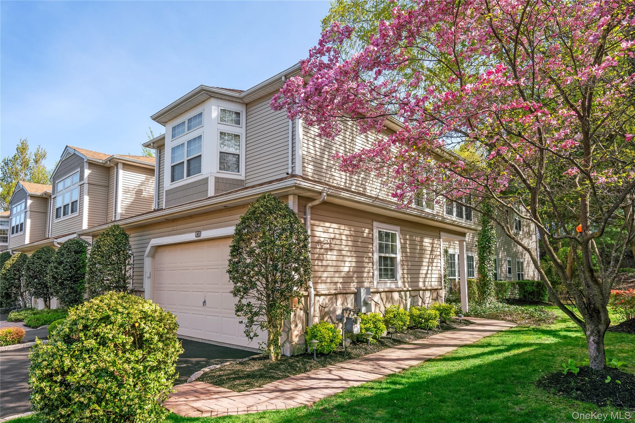 30 Sagamore Drive, Plainview, NY 11803