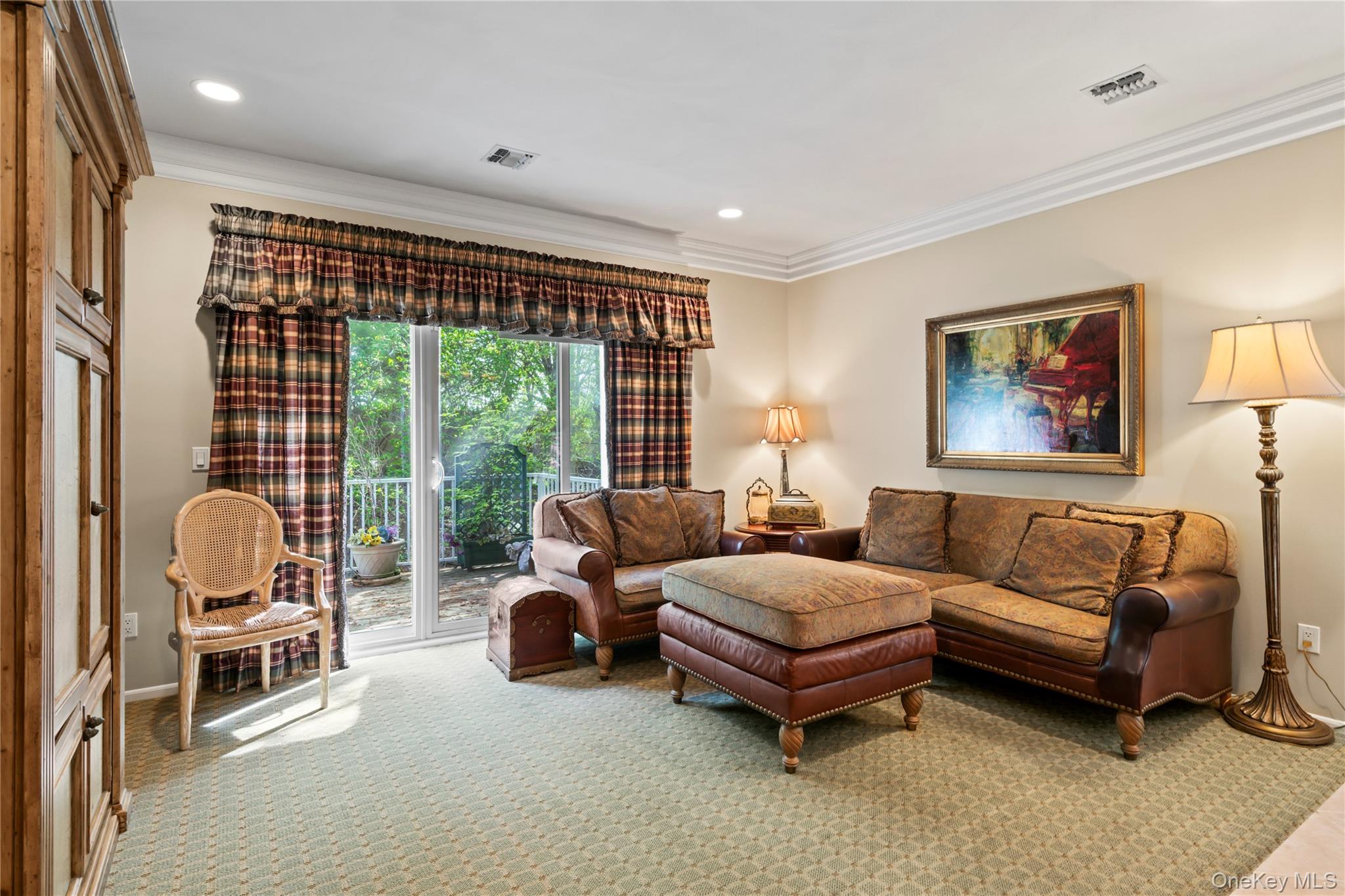 30 Sagamore Drive, Plainview, NY 11803