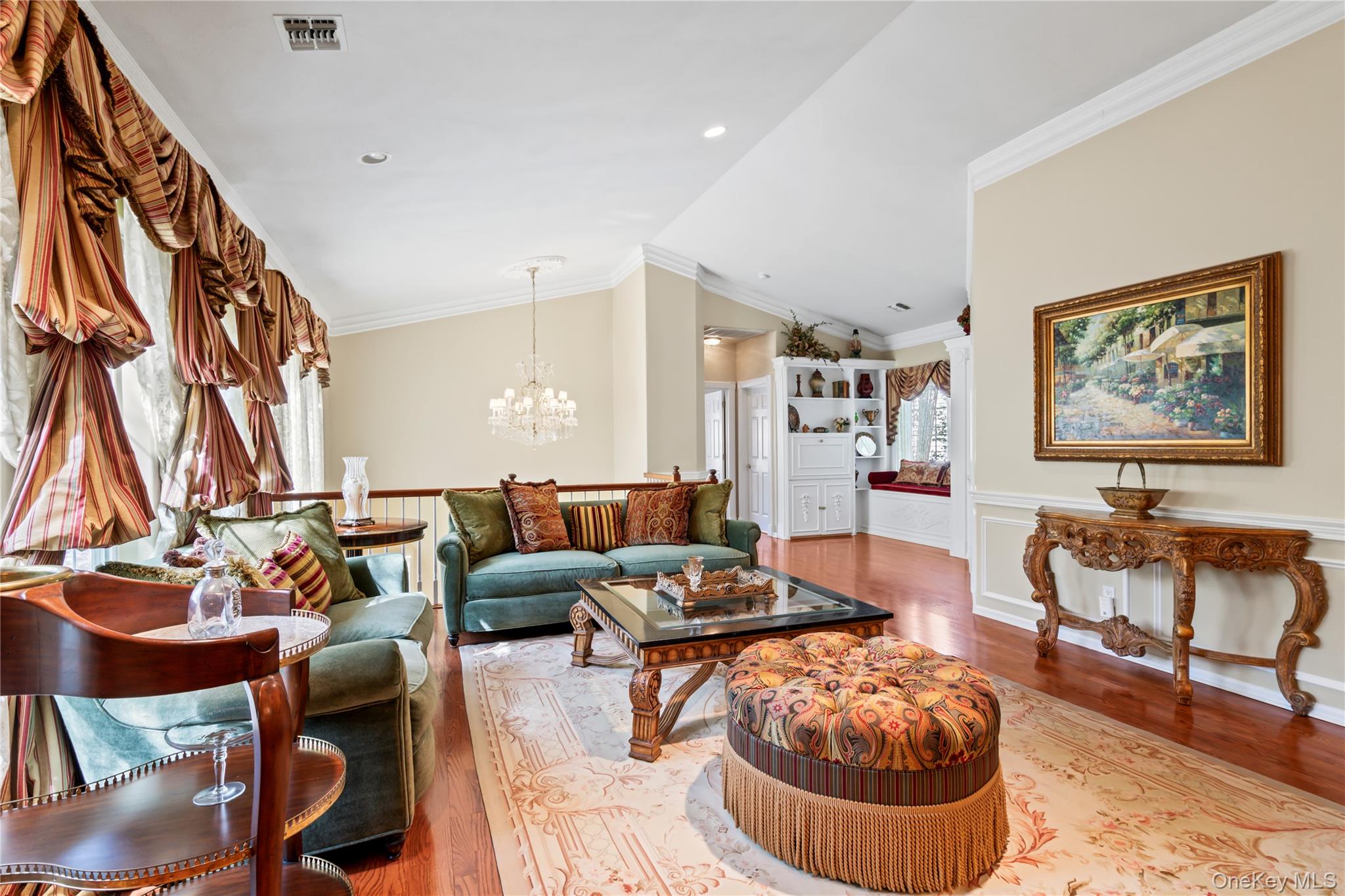 30 Sagamore Drive, Plainview, NY 11803