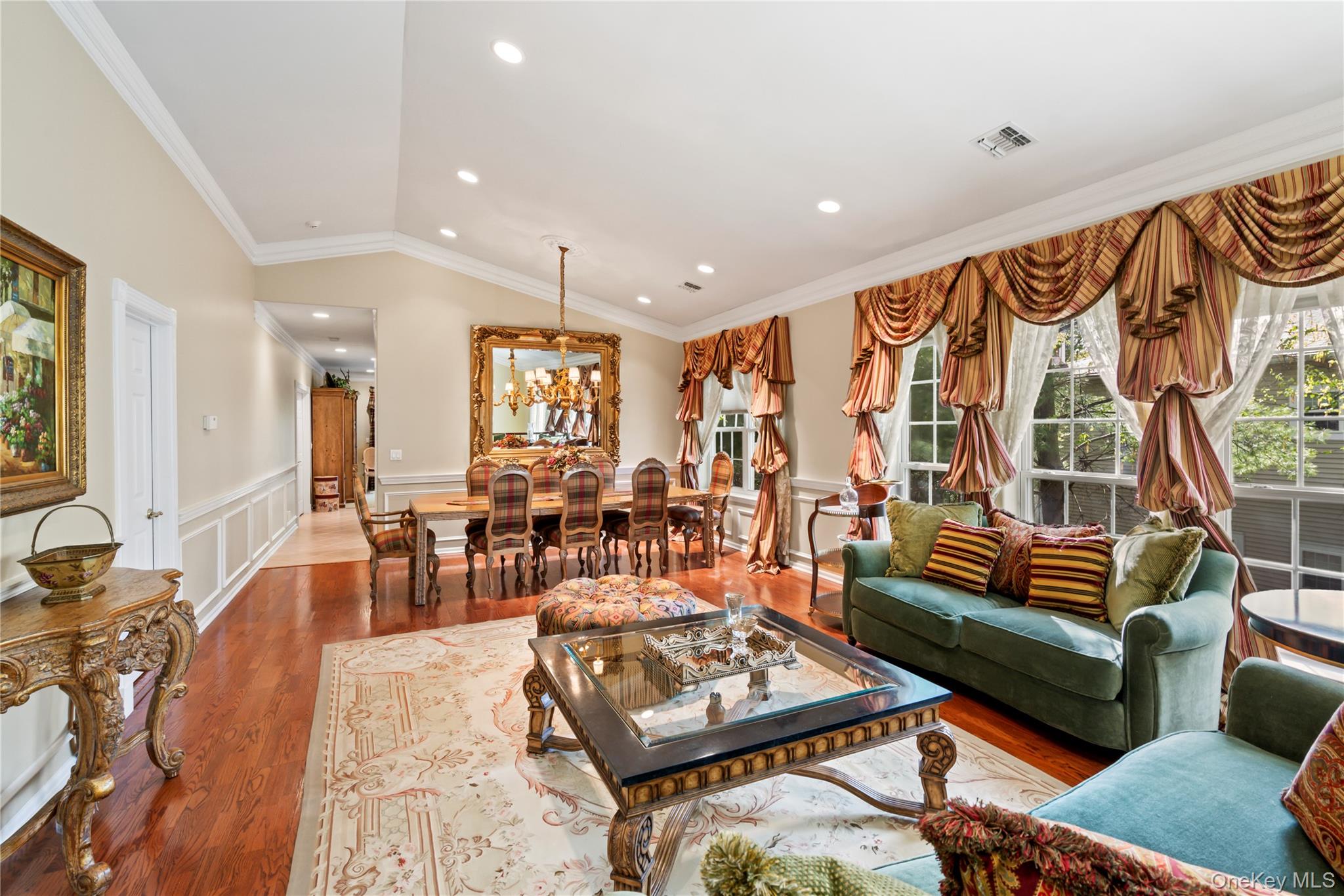 30 Sagamore Drive, Plainview, NY 11803