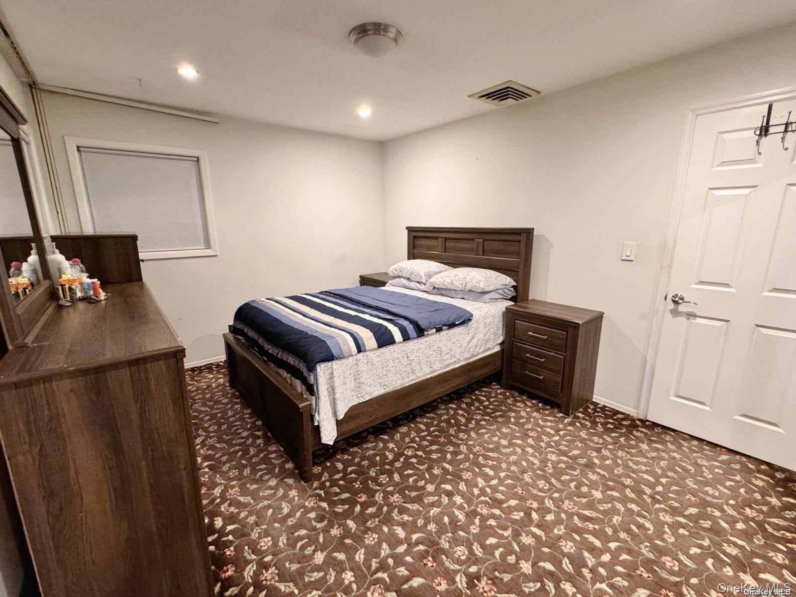 12 Deamer Court, Huntington Station, NY 11746