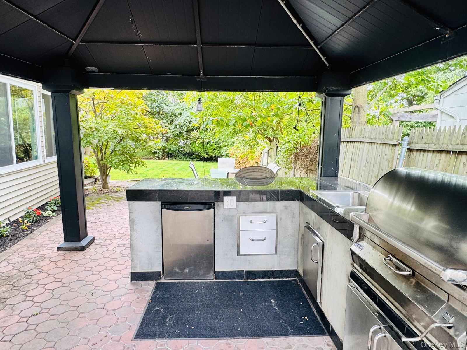 12 Deamer Court, Huntington Station, NY 11746