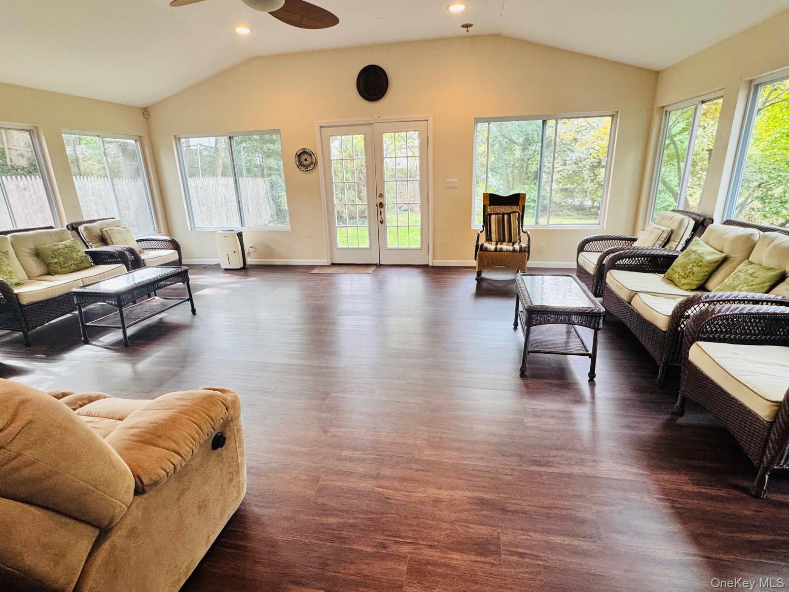 12 Deamer Court, Huntington Station, NY 11746