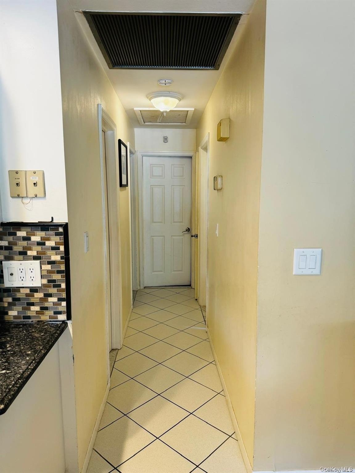 12 Deamer Court, Huntington Station, NY 11746