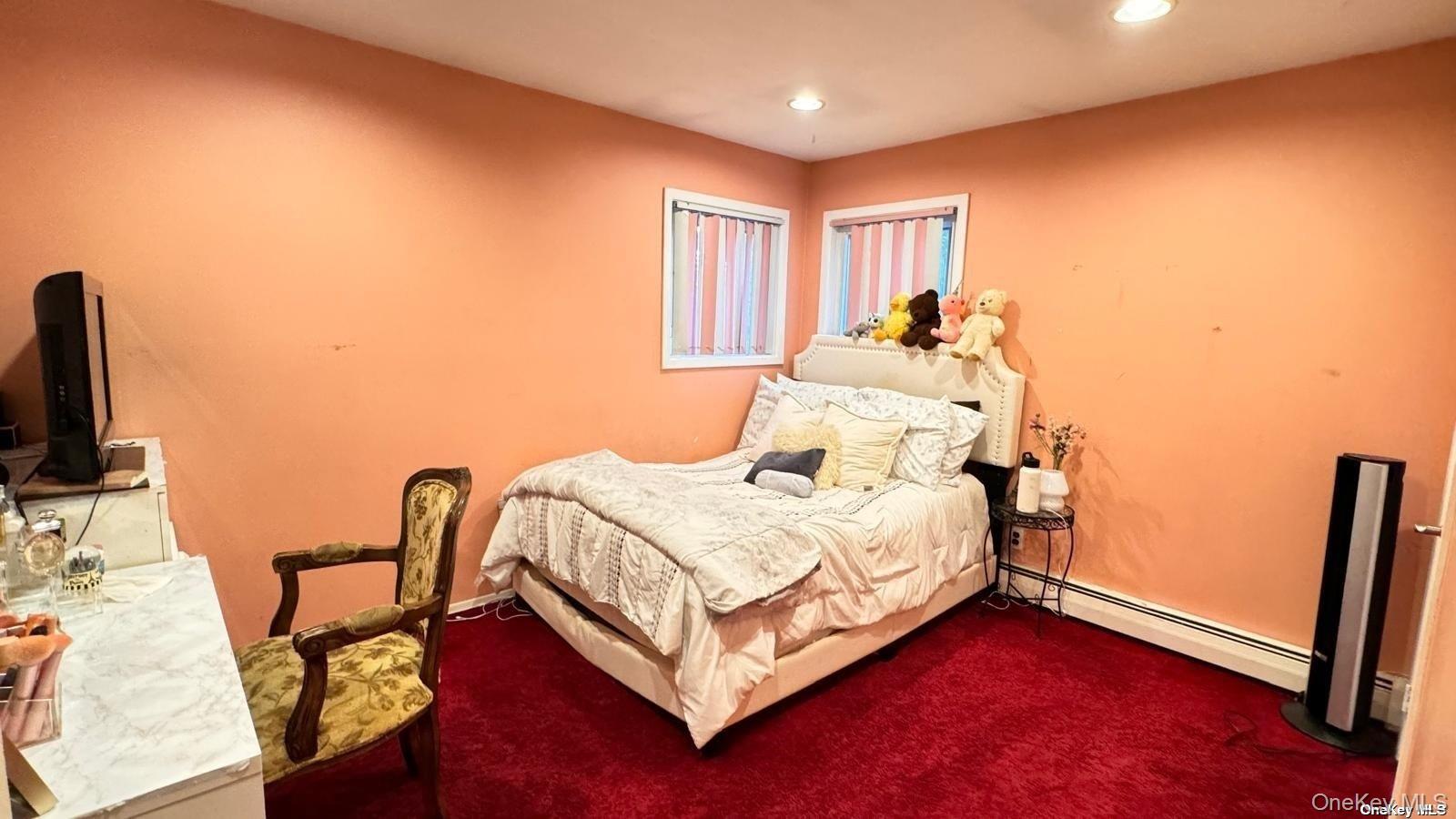 12 Deamer Court, Huntington Station, NY 11746