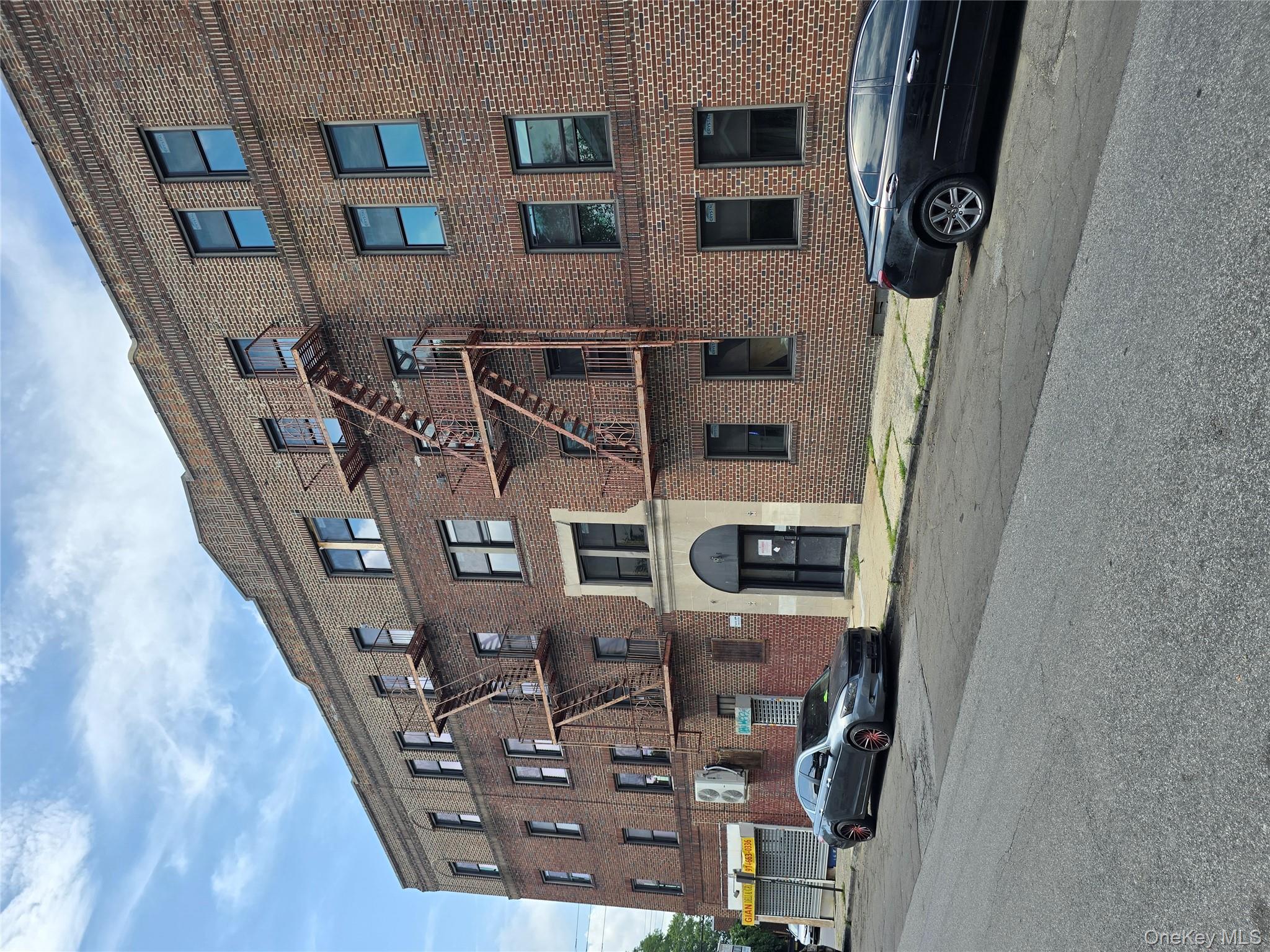 145 W Sidney Avenue, Fleetwood, NY 10550