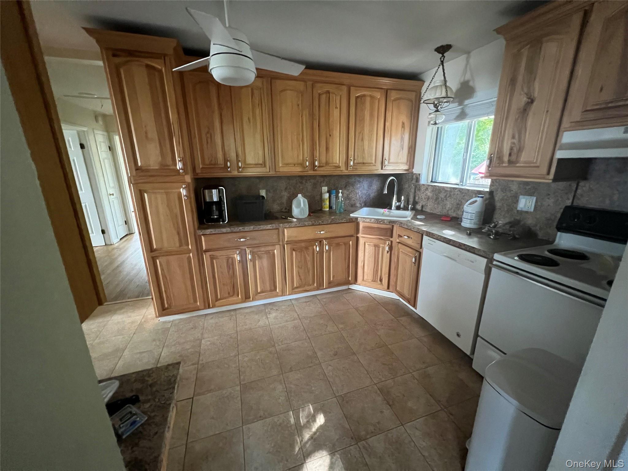 10 Cedarhurst Avenue, Selden, NY 11784