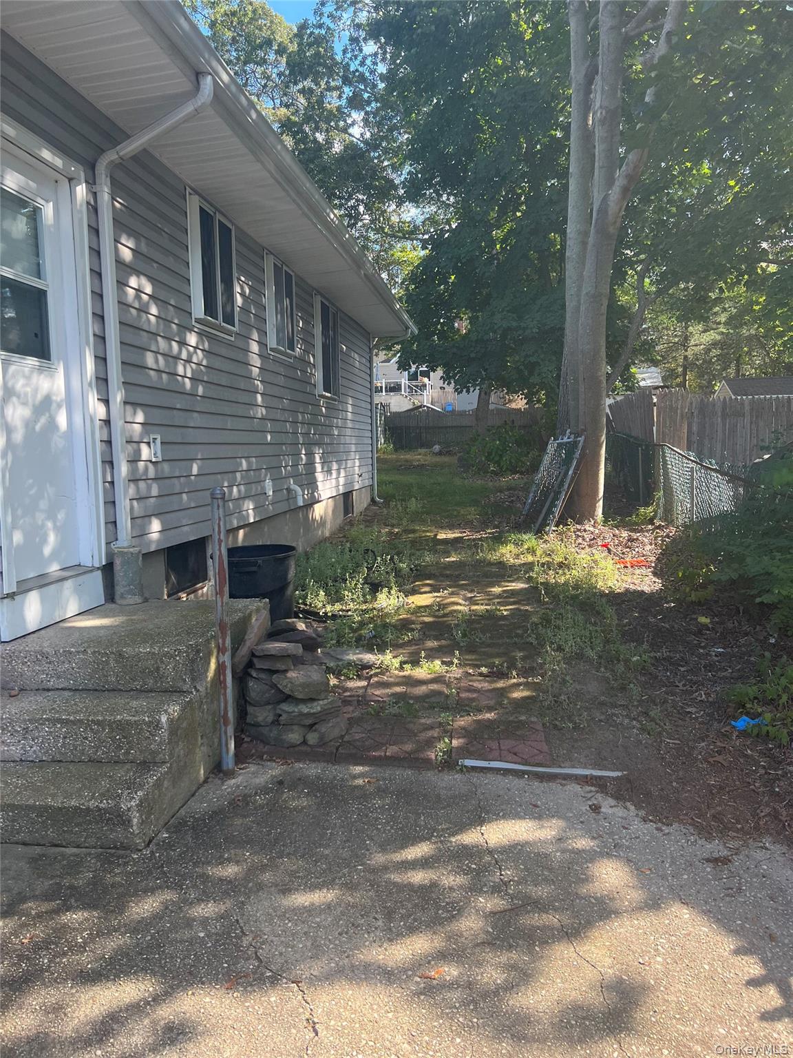 10 Cedarhurst Avenue, Selden, NY 11784