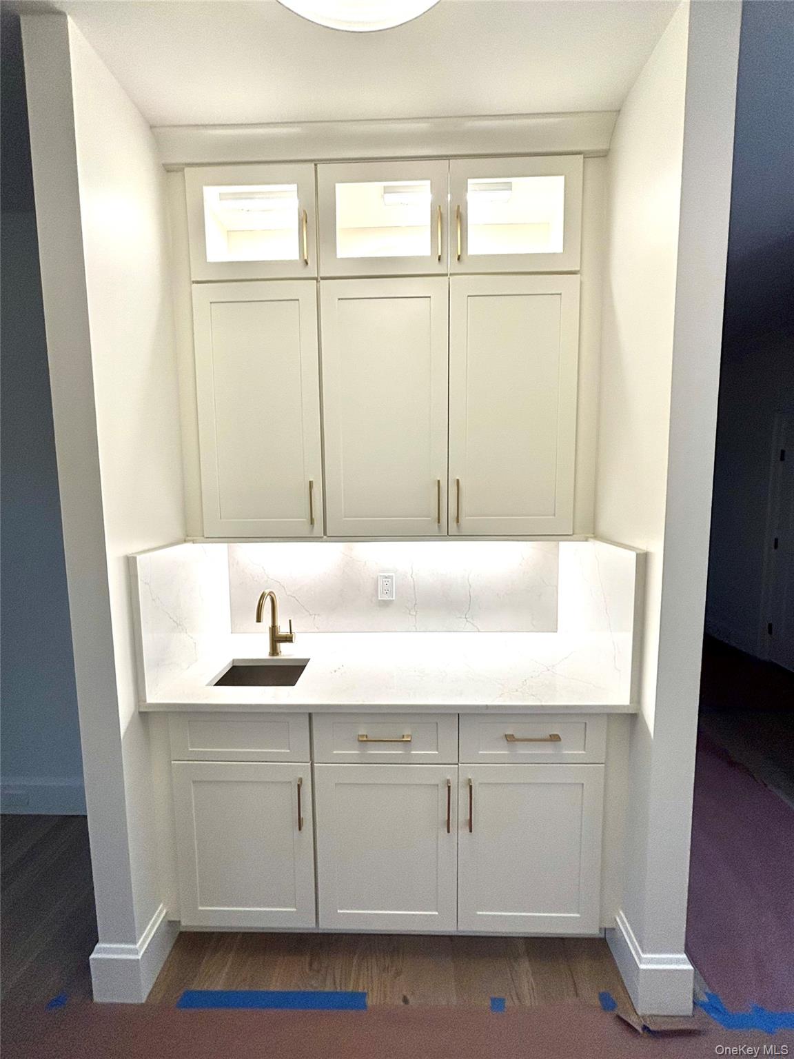 165 Main Avenue, Lake Grove, NY 11755