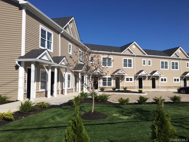115 Evergreen Street # 114, West Babylon, NY 11704