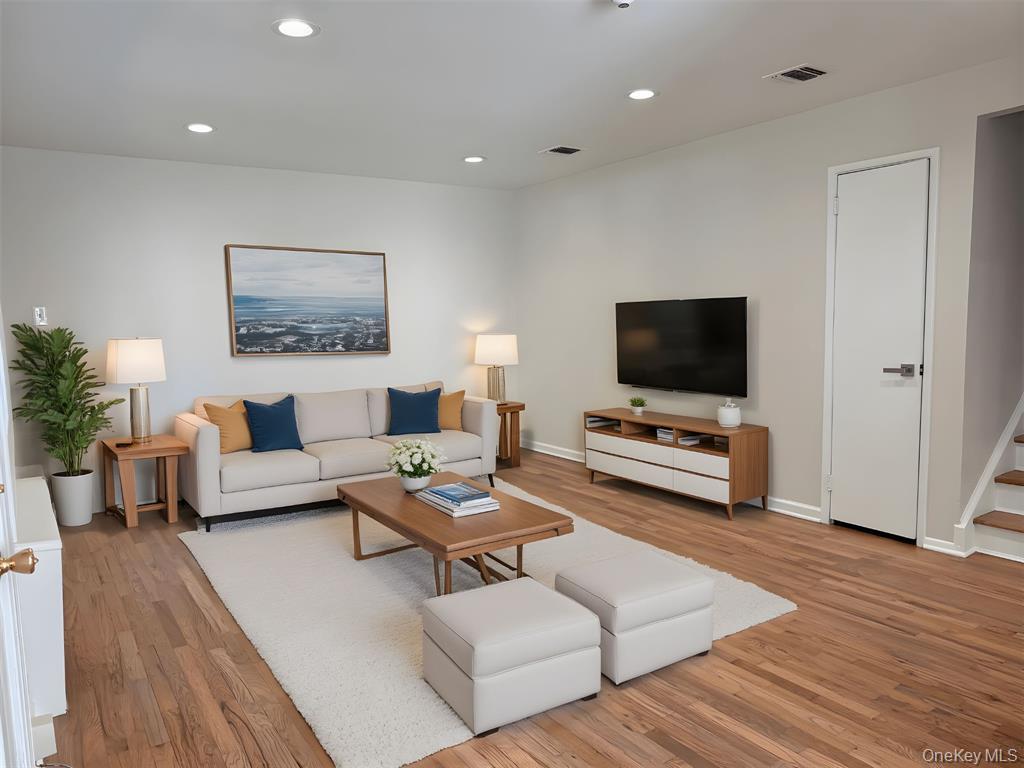 5-A second, Great Neck, NY 11021