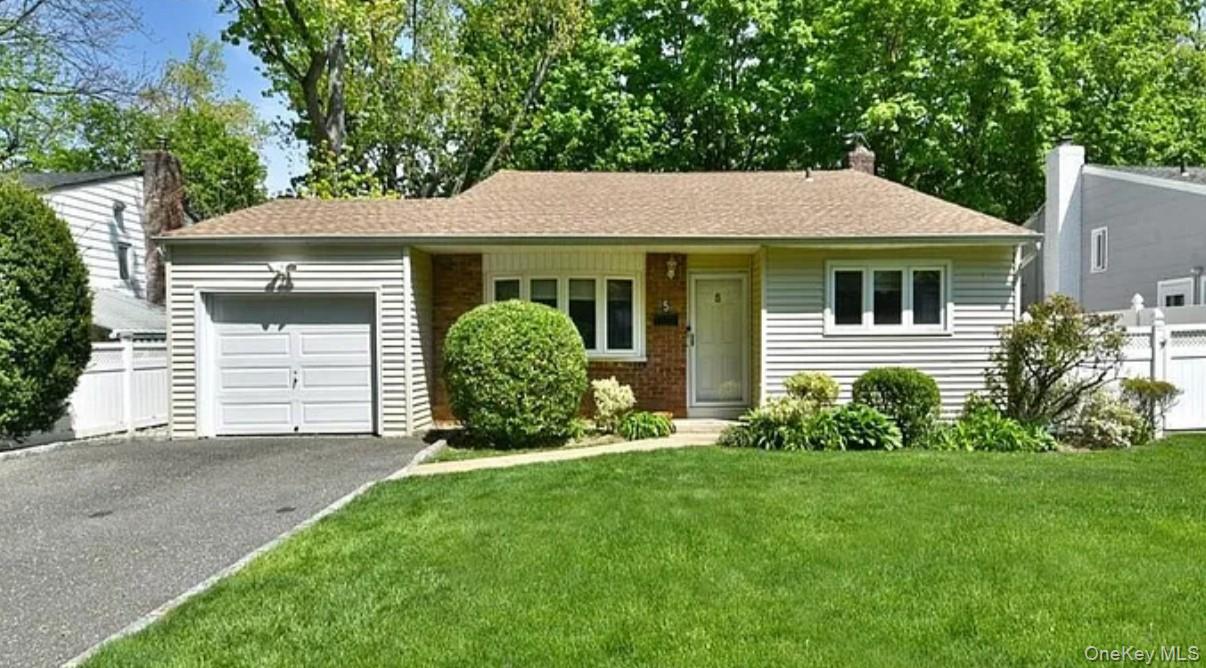 5-A second, Great Neck, NY 11021