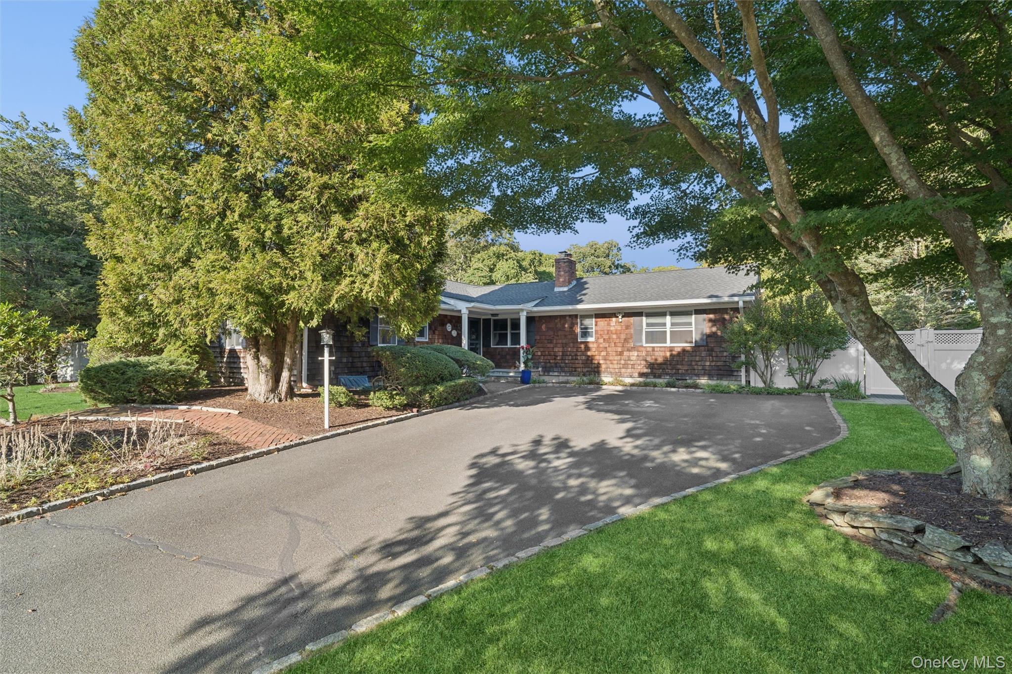 9 Monte Lane, Center Moriches, NY 11934