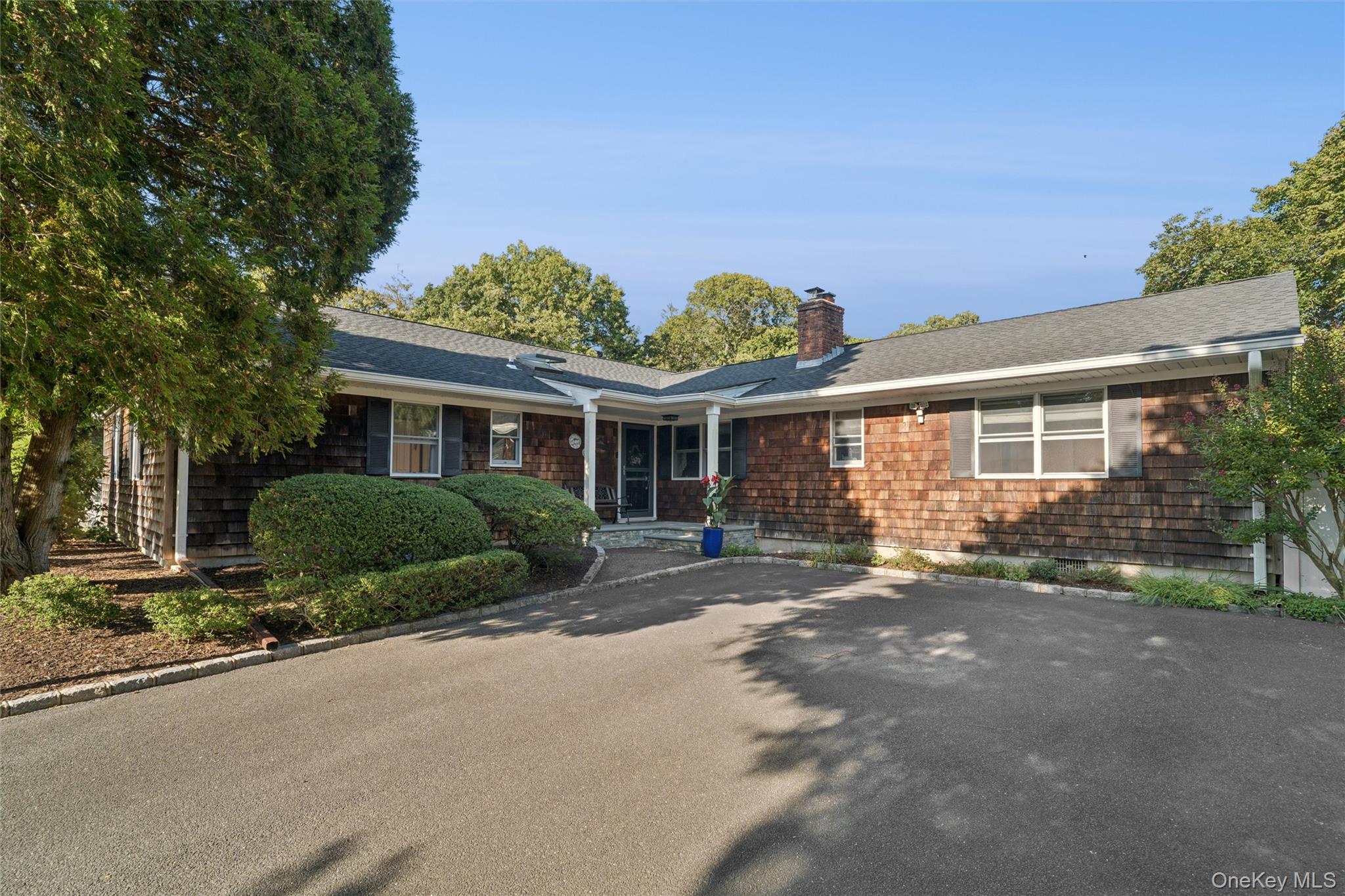 9 Monte Lane, Center Moriches, NY 11934