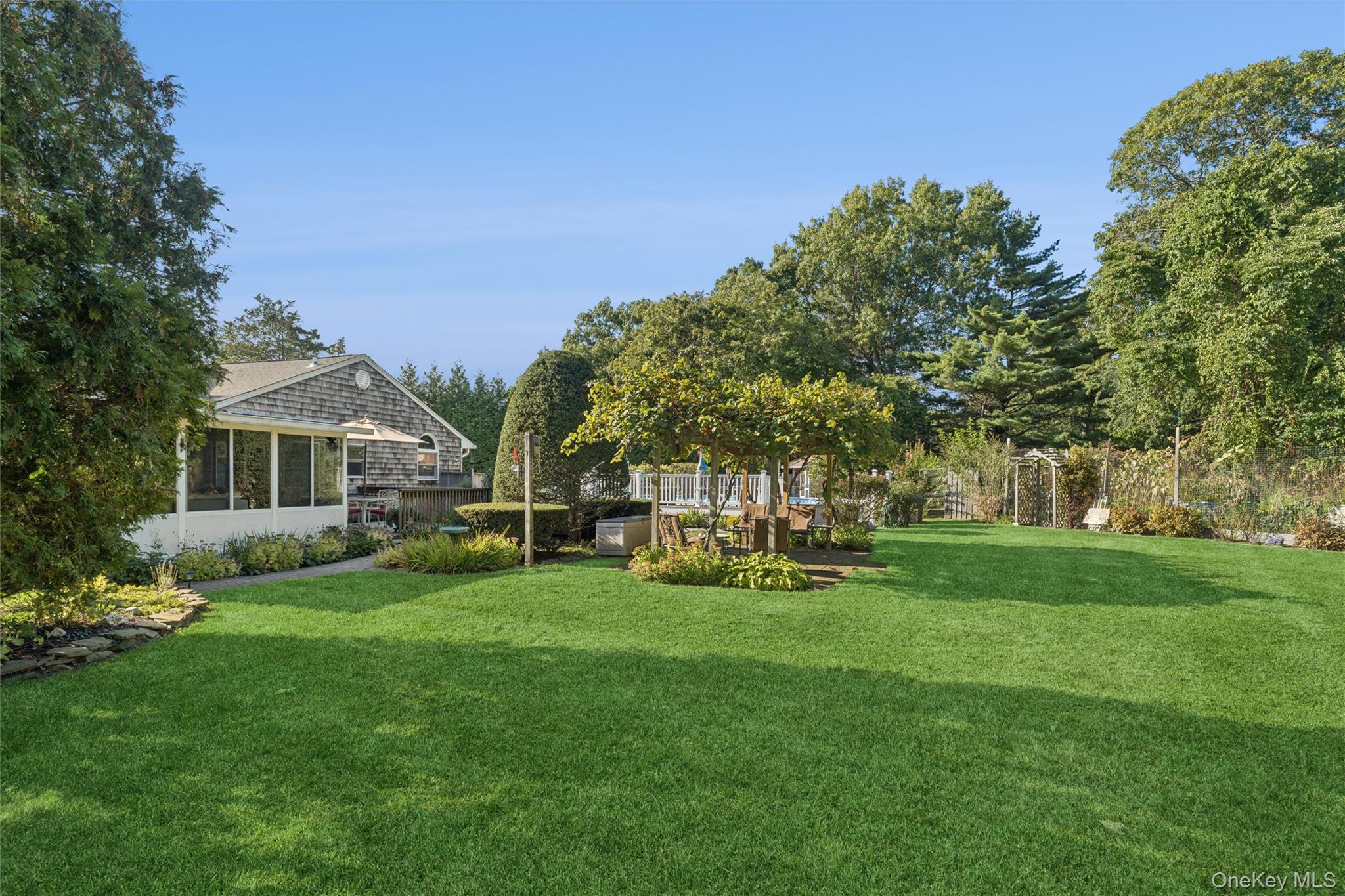 9 Monte Lane, Center Moriches, NY 11934