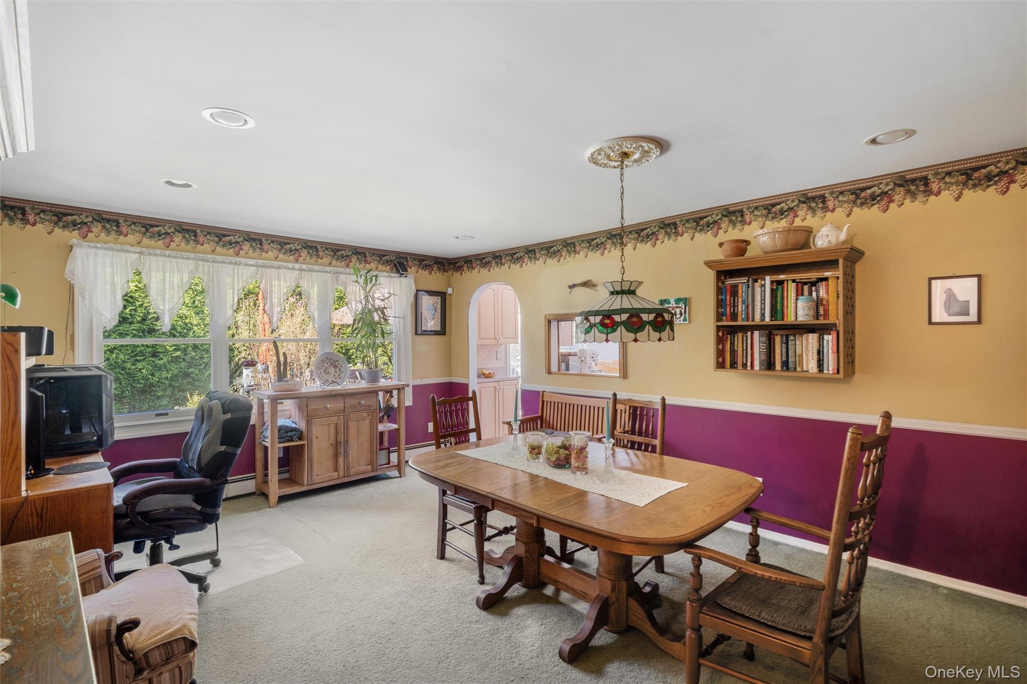 9 Monte Lane, Center Moriches, NY 11934