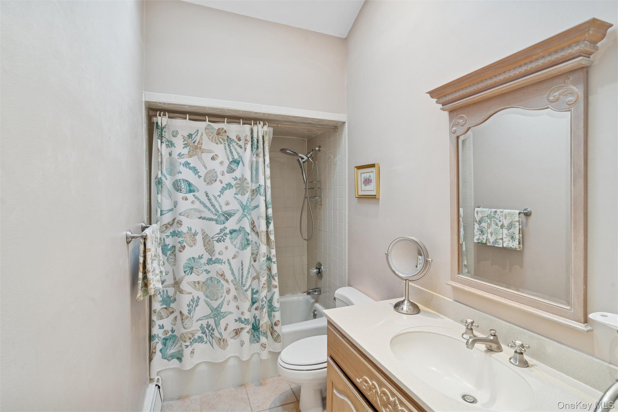 9 Monte Lane, Center Moriches, NY 11934