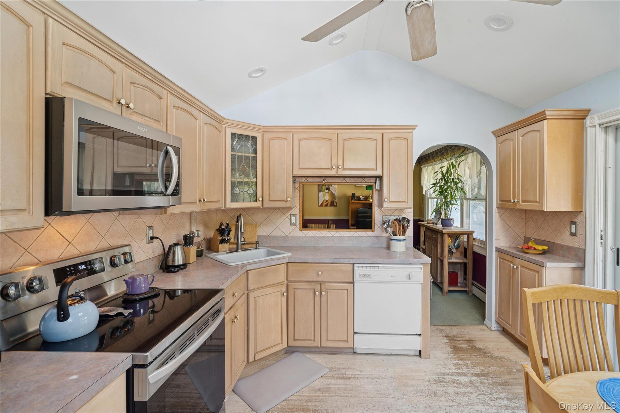 9 Monte Lane, Center Moriches, NY 11934