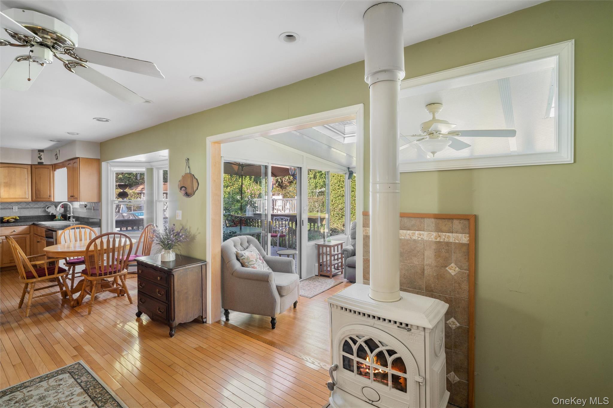 9 Monte Lane, Center Moriches, NY 11934