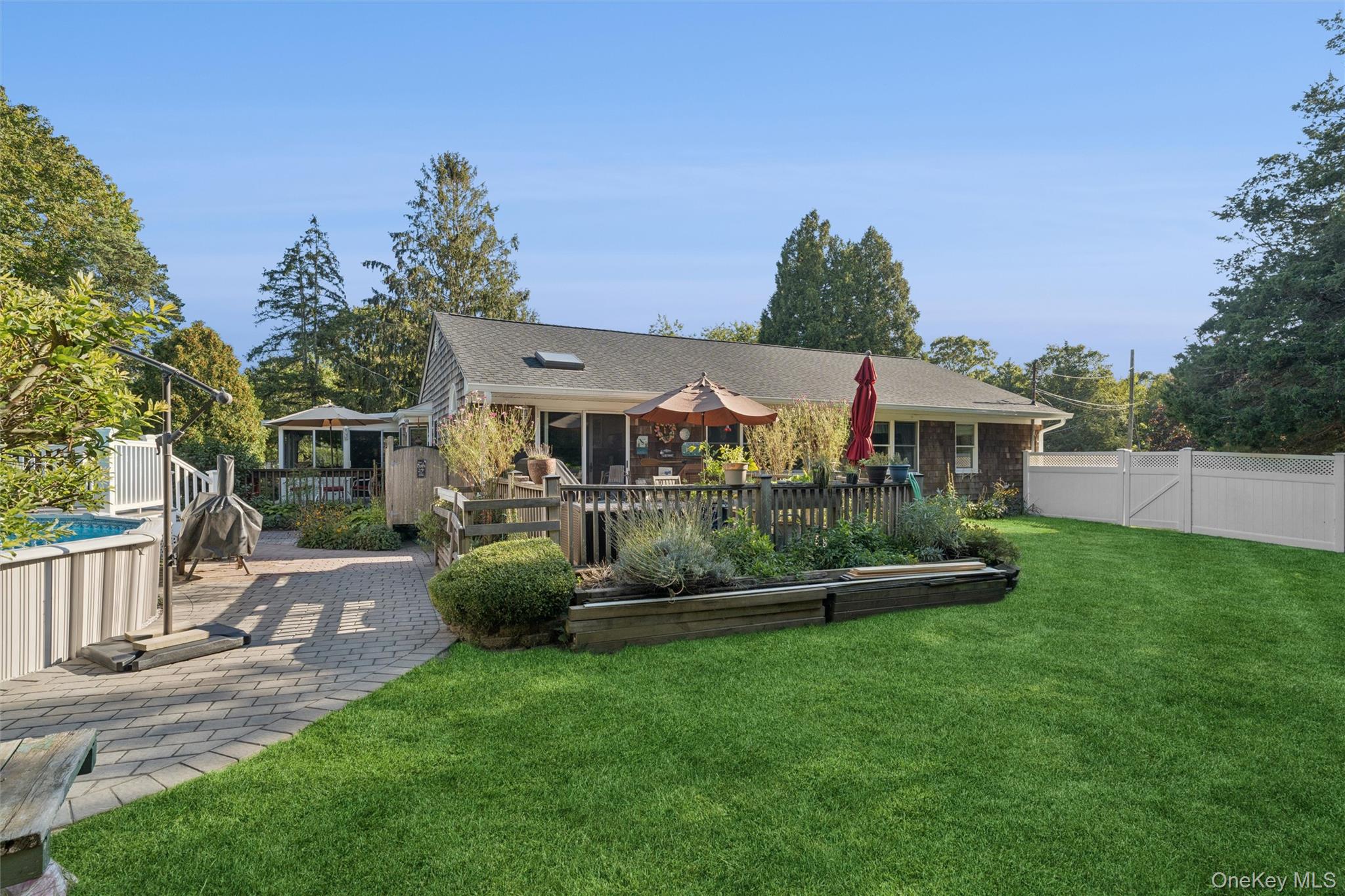 9 Monte Lane, Center Moriches, NY 11934