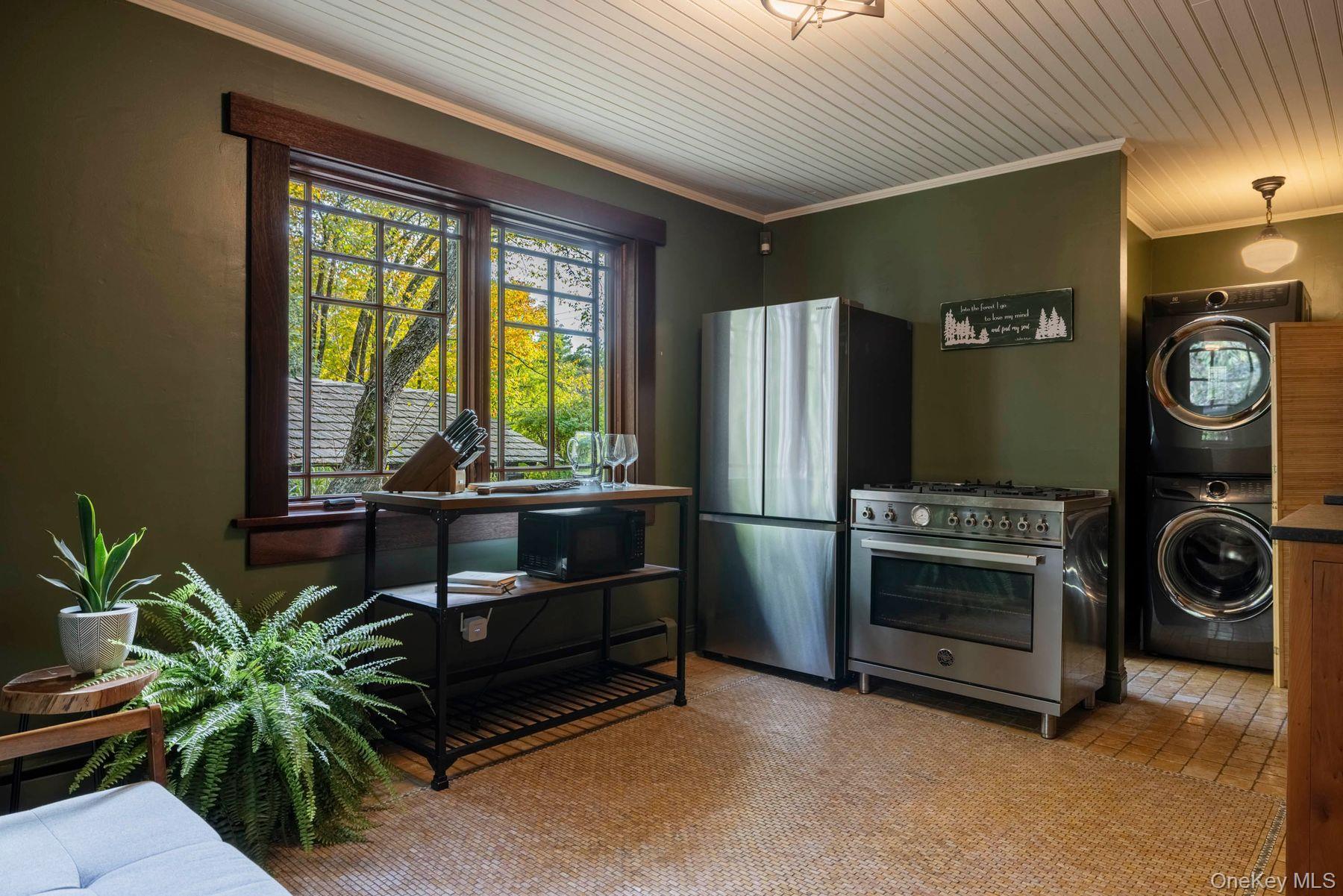 64 Lower Byrdcliffe Road, Woodstock, NY 12498