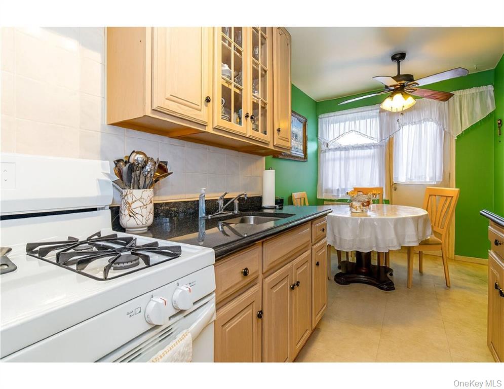 2475 W 16th St # 17G, Brooklyn, NY 11214