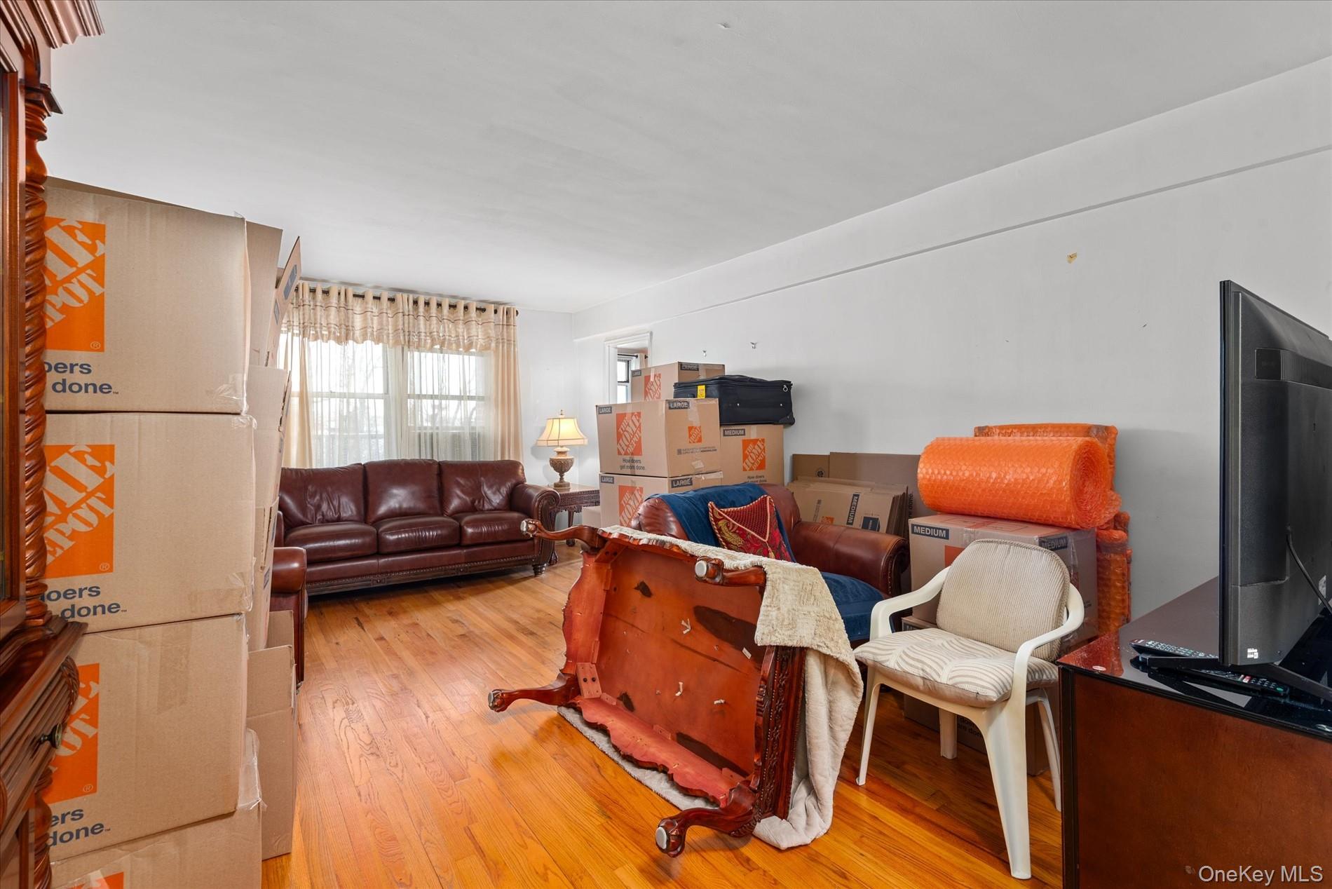 60-11 Broadway # 3C, Woodside, NY 11377