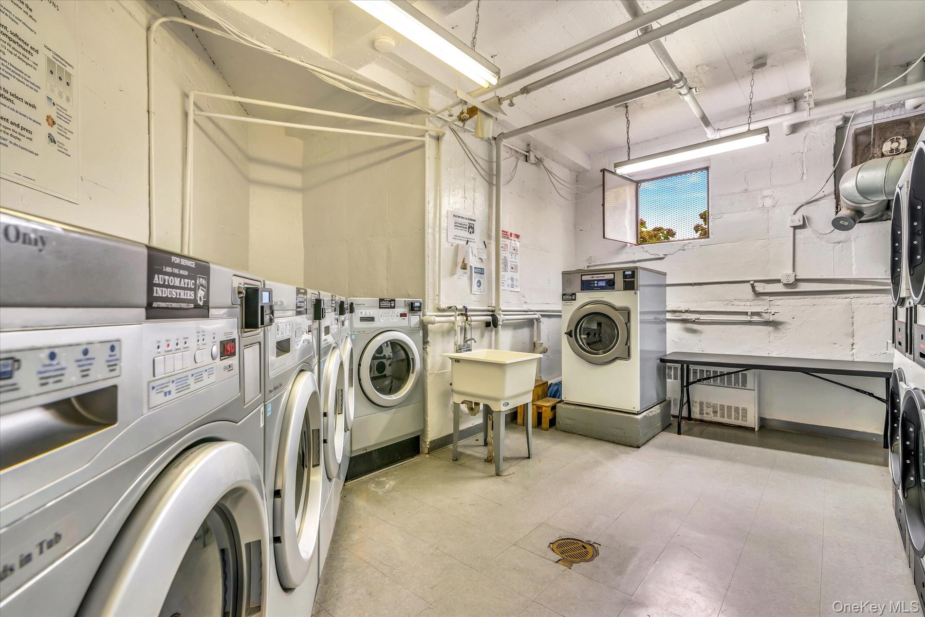 60-11 Broadway # 3C, Woodside, NY 11377