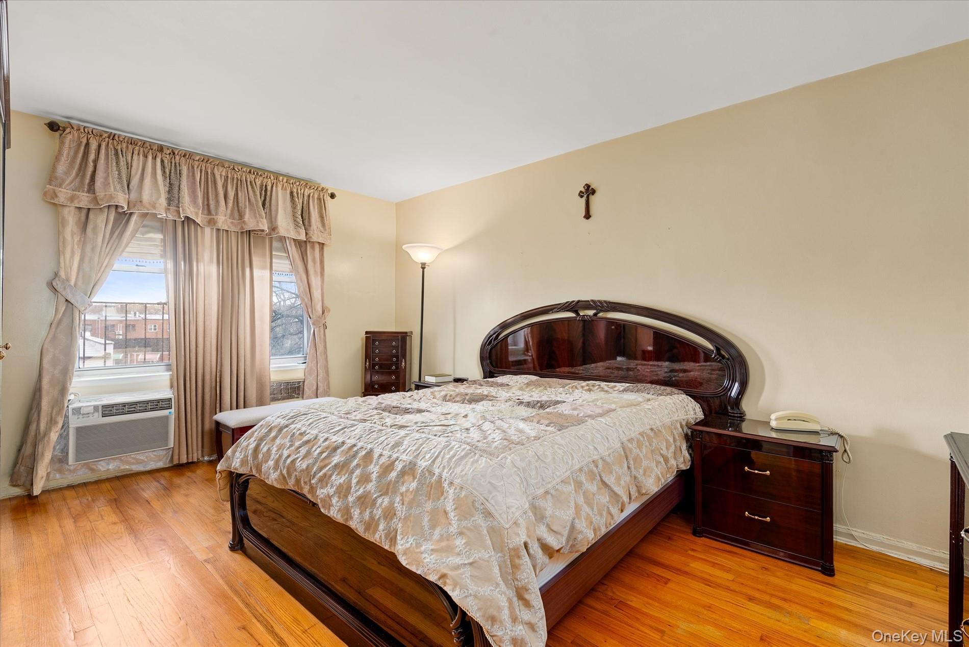 60-11 Broadway # 3C, Woodside, NY 11377