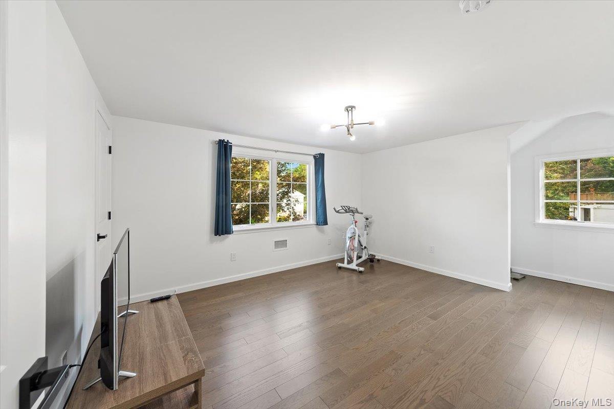 175 Edgepark Road, White Plains, NY 10603