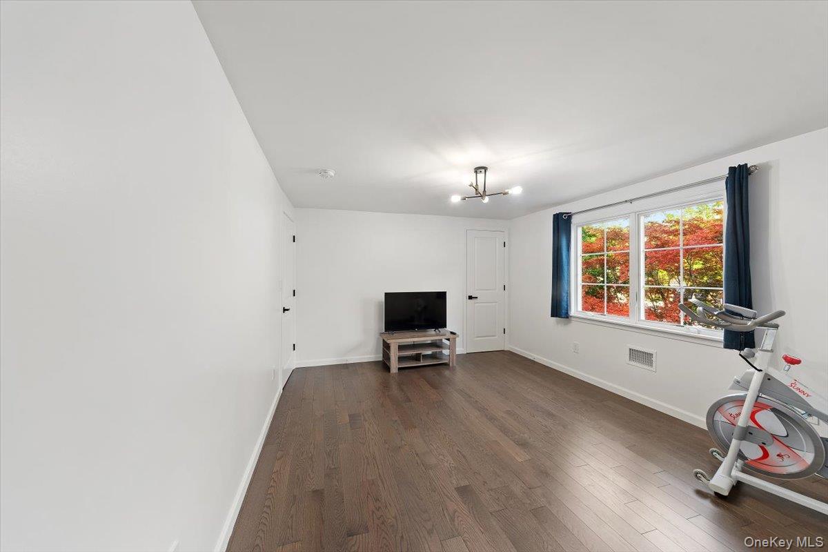 175 Edgepark Road, White Plains, NY 10603