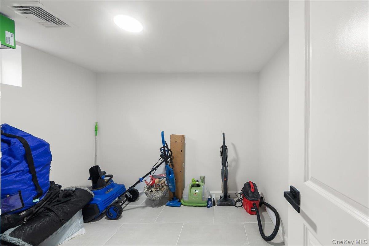 175 Edgepark Road, White Plains, NY 10603